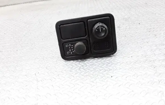 Nissan Almera N16 Wing mirror switch