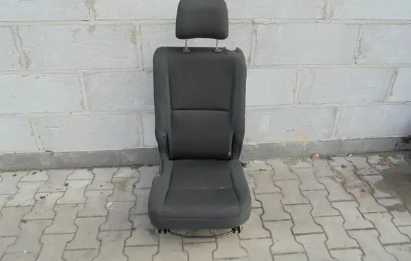 Toyota Corolla Verso AR10 Front passenger seat FOTELSTELARZKANAPA