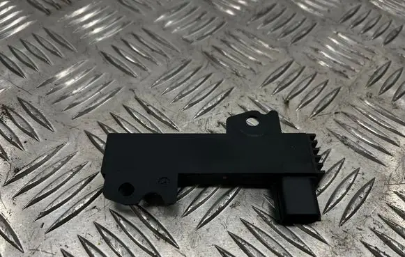 Antenna control unit