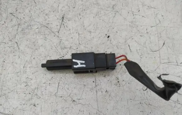 Nissan Primera Brake pedal sensor switch