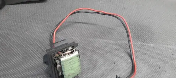 Nissan Navara Heater blower motor/fan resistor