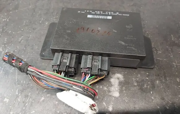 Volkswagen PASSAT B5.5 Comfort/convenience module 1C0959799B