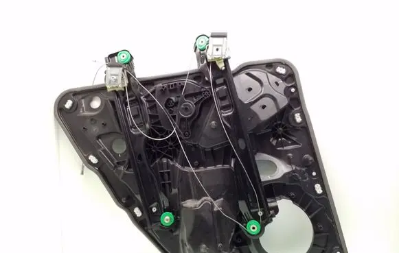 Volkswagen Touareg II Rear window lifting mechanism without motor 7P6839756A