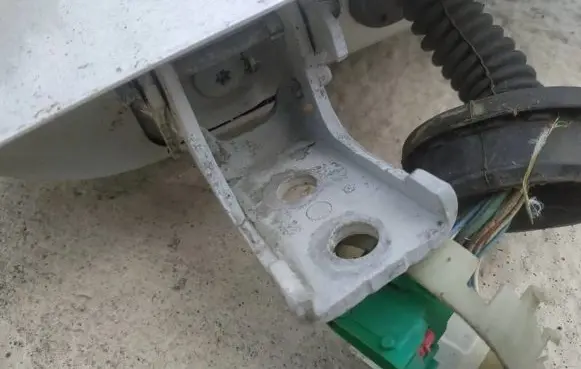 Citroen C3 Front door upper hinge