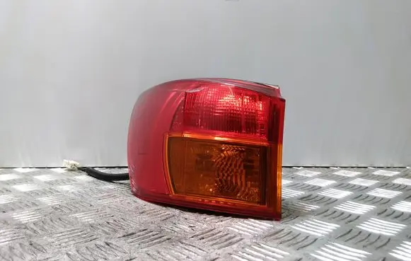 Lexus IS 220D-250-350 Rear/tail lights