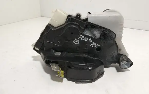 Toyota Prius (XW30) Front door lock 2391