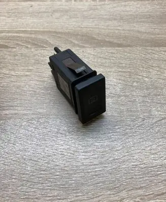 Volkswagen PASSAT B5 Windscreen/window heater switch 3B0959621C