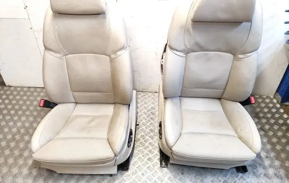 Seat set