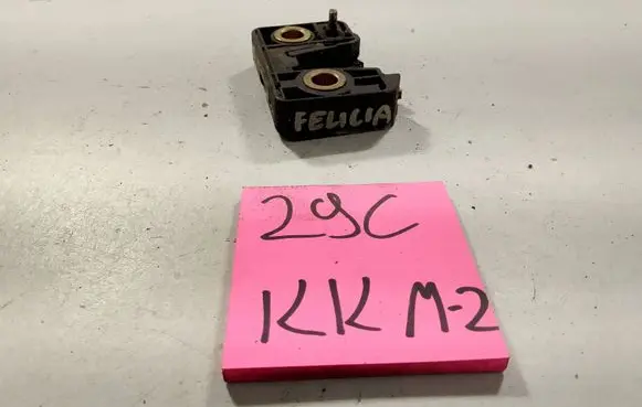 Skoda Felicia II Front door lock 6U0837013