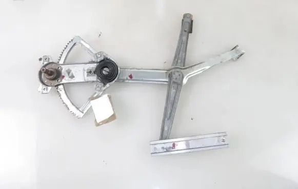 Mercedes-Benz E W124 Front door manual window regulator 