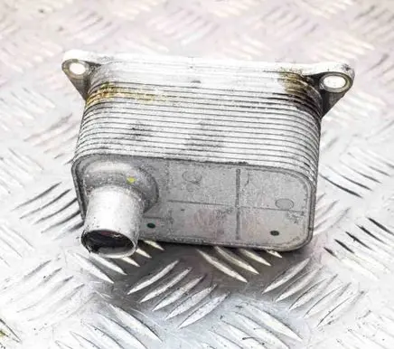 Audi A3 S3 8V Engine oil radiator 06J117021J