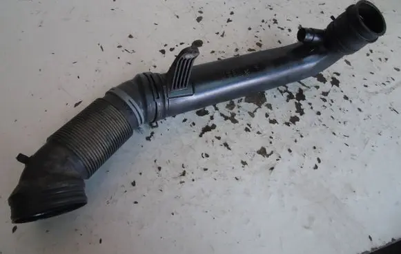 Skoda Superb B6 (3T) Air intake duct part