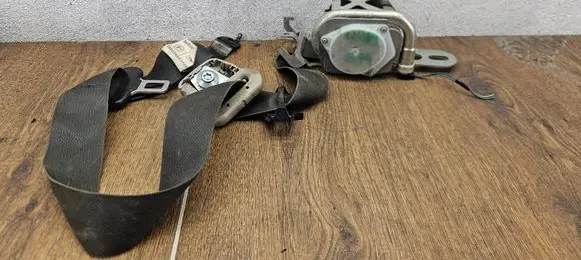 Chrysler 300 - 300C Front seatbelt P1AJ801DVAD