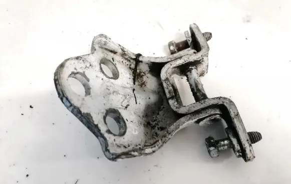 Mitsubishi Carisma Front door upper hinge