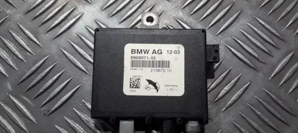 BMW 3 E46 Antenna control unit 21367510 9606071-02