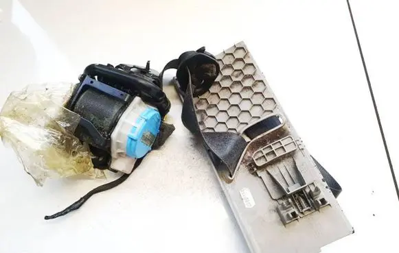 Opel Insignia A Front seatbelt 502je971k9