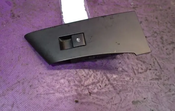 Opel Astra J Quarter vent window switch 13301886