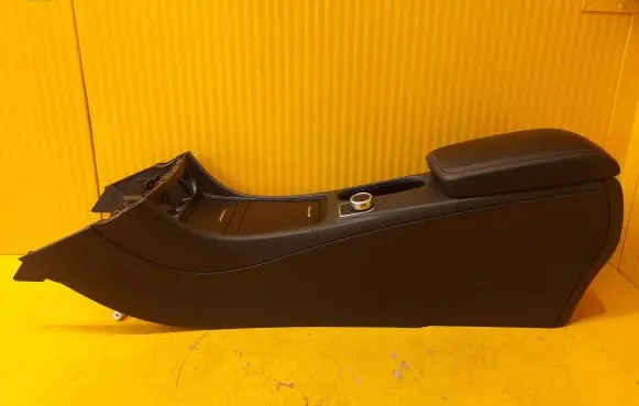 Mercedes-Benz A W176 Center console