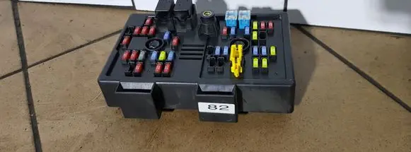 Chevrolet Captiva Fuse module 96821082