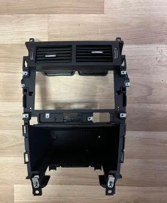 Land Rover Discovery Sport Dash center air vent grill FK7204634AG