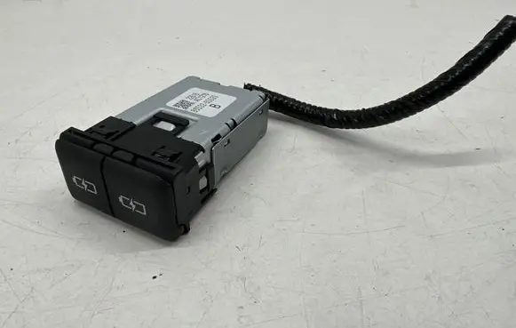 Toyota RAV 4 (XA50) USB socket connector 8553260020