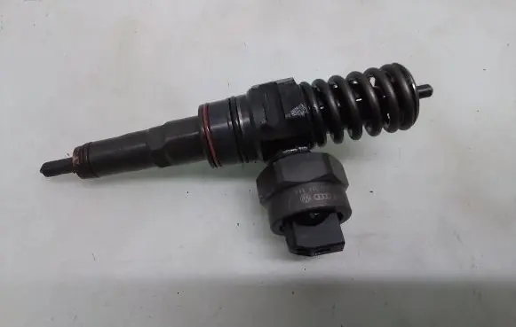 Ford Galaxy Fuel injector 038130073 0414720029