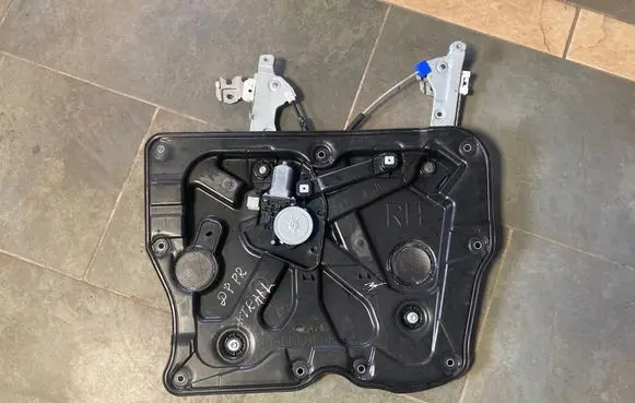 Nissan X-Trail T31 Front door window regulator with motor 80730EG000 0620402920 80774JG