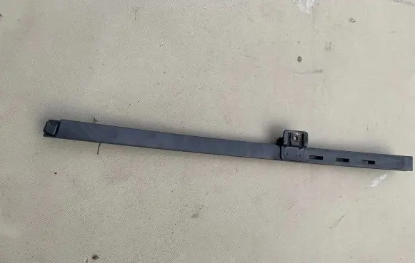 Opel Insignia A Rear door windshield rail 22784831