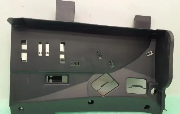 Dashboard lower bottom trim panel