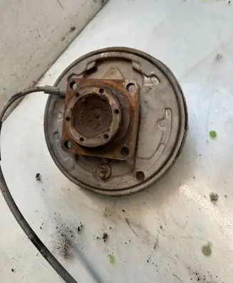 Volkswagen Transporter - Caravelle T3 Rear wheel hub spindle/knuckle