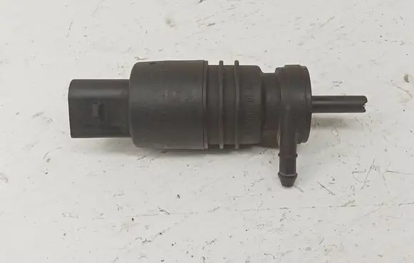 BMW X5 E53 Windscreen/windshield washer pump