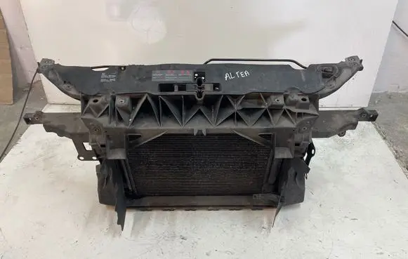 Seat Altea Radiator support slam panel 5P0805588