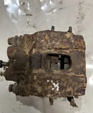 Jeep Cherokee III KJ Rear brake caliper