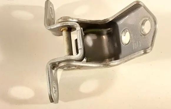 Mazda 3 II Rear door lower hinge