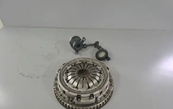 Dacia Sandero III Clutch set kit 302101852R 306206219R 301015945R