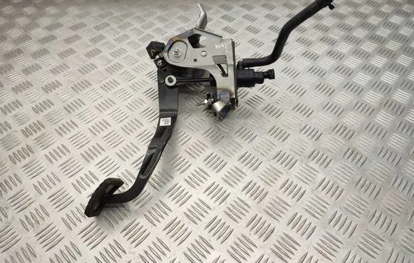 Hyundai i40 Clutch pedal 328023Z100