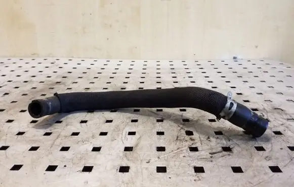 Engine coolant pipe/hose