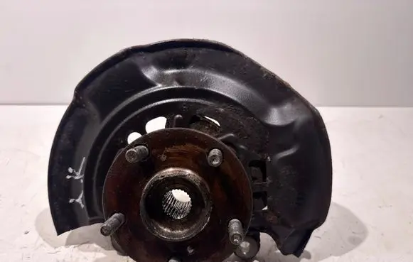 Toyota Auris E180 Front wheel hub