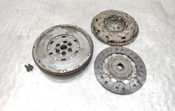 Volkswagen Transporter - Caravelle T5 Clutch set kit 03L141031B 03L105266BP