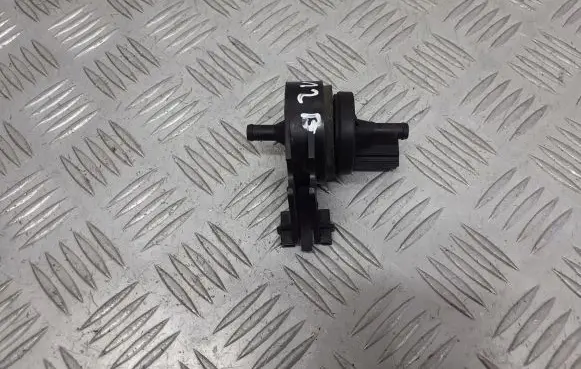 Volkswagen Polo IV 9N3 Valve vacuum 6Q0133519A