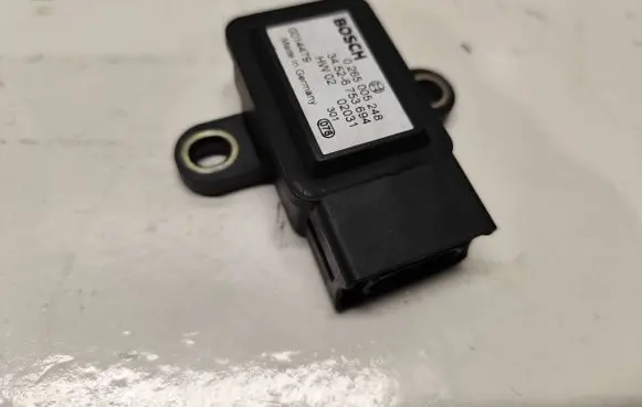 BMW X5 E53 ESP acceleration yaw rate sensor 34526753694 0014479