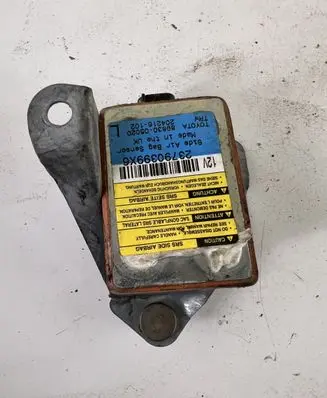 Toyota Avensis T220 Airbag deployment crash/impact sensor 8983005020 204216102