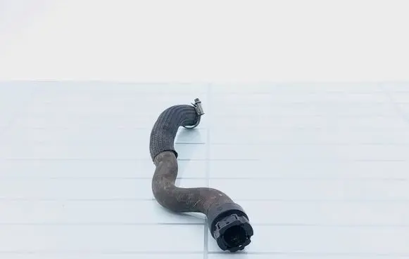 Peugeot 308 Engine coolant pipe/hose JBJMDN18
