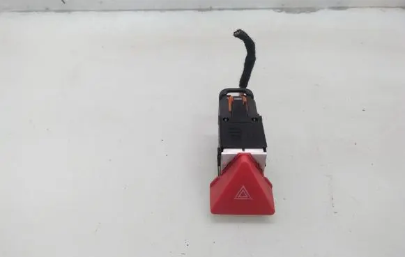 Volkswagen Touran I Hazard light switch