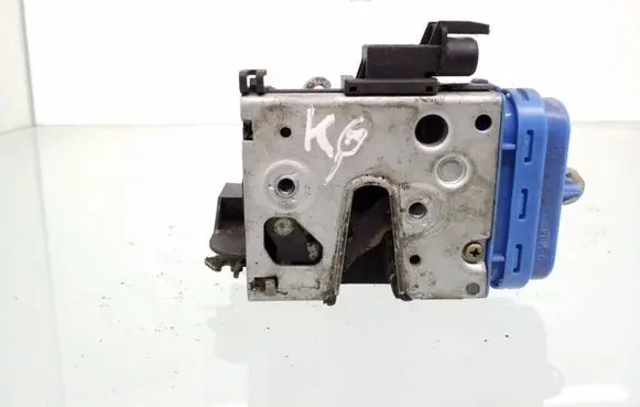 Audi A8 S8 D2 4D Rear door lock 4D0839015A