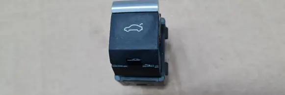 Audi A5 Tailgate opening switch 4M0959831A