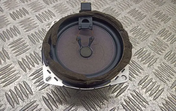 Mitsubishi Lancer Subwoofer speaker MR318621
