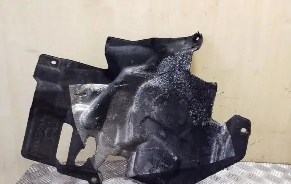Nissan X-Trail T32 Heat shield in engine bay 