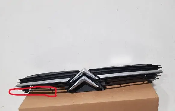 Citroen C5 Quarter panel pressure vent 9636751980