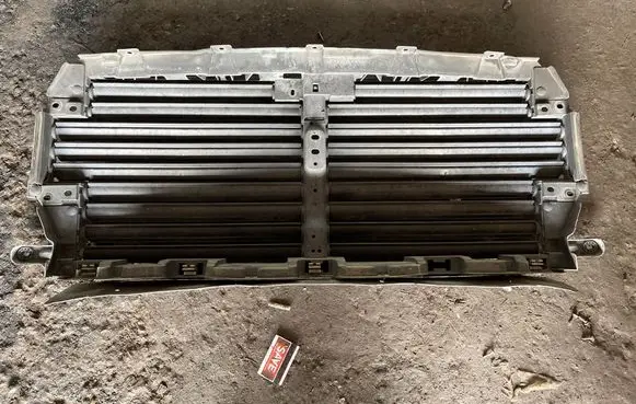 Ford F150 Front grill JL348475A
